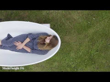 Load and play video in Gallery viewer, BC Designs Kurv Cian Freestanding Bath, Double Ended Boat Bath, Polished White - 1890x900mm