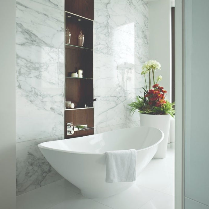 BC Designs Kurv Cian Freestanding Bath Polished White 1890x900mm BAB006